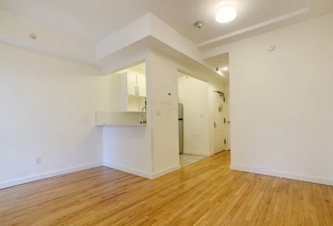 Building Photo - 102 Fulton St