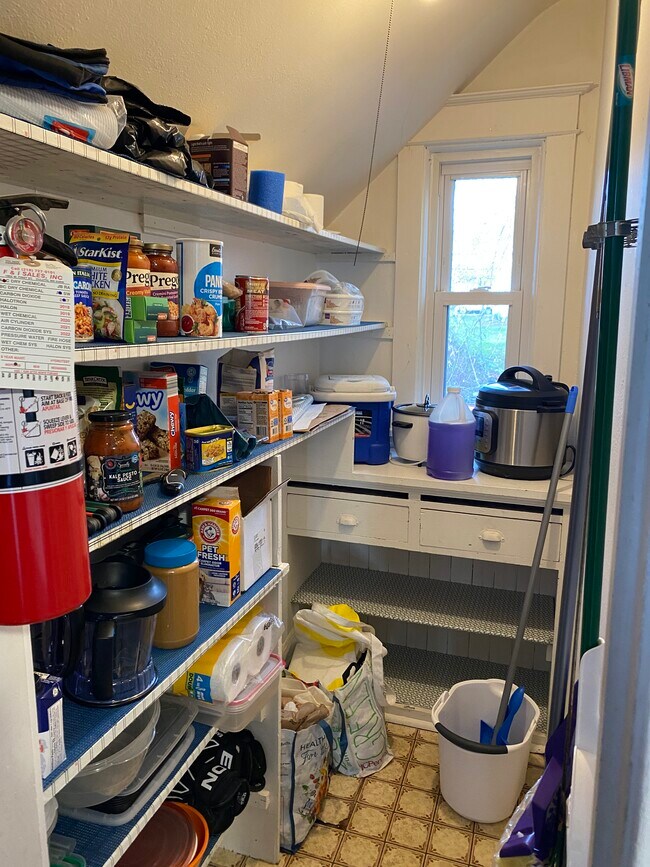 Foto del edificio - 15 E 10th St