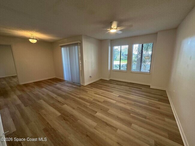 Building Photo - 3550 Sable Palm Ln