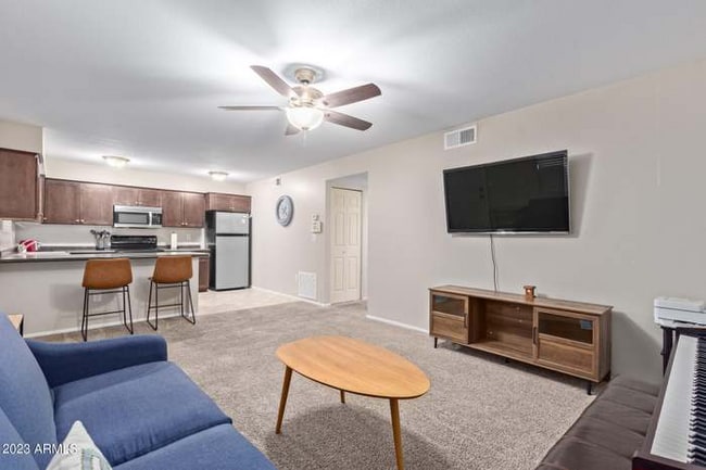 Building Photo - 1014 E Spence Ave