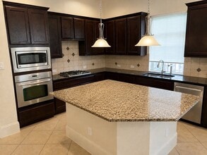 Building Photo - 515 Newington Ln