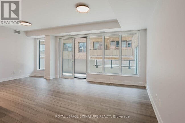 Building Photo - 2525-2525 Bathurst St