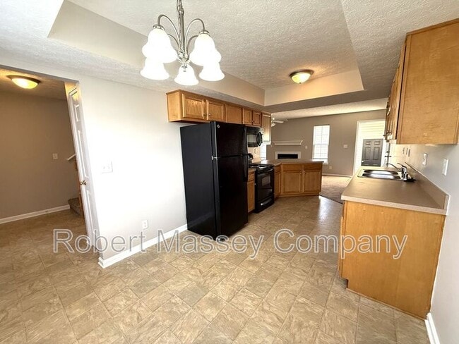 Building Photo - 12812 Lost Hill Walk