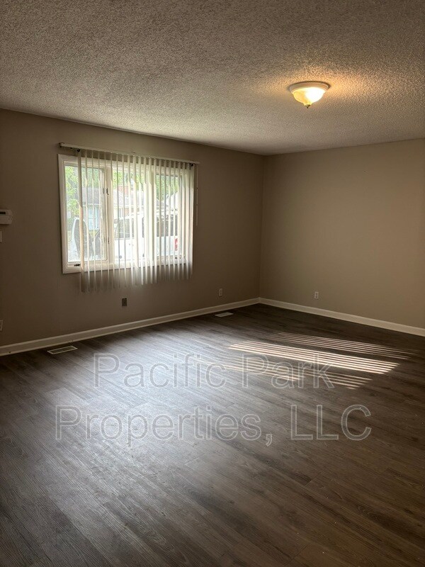 Building Photo - 3639 Richelieu Rd