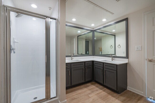 Primer cuarto de baño - Whitney at the Heights
