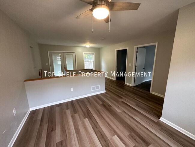Foto del edificio - 823 E 21st St