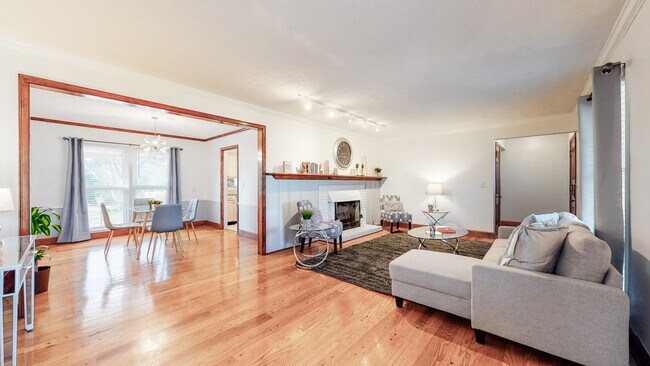Foto del edificio - 9300 Taylorsville Rd