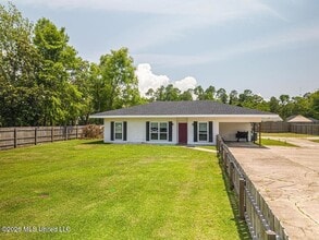 Building Photo - 410 Old Spanish Trail