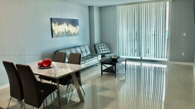 Building Photo - 1200 Brickell Bay Dr
