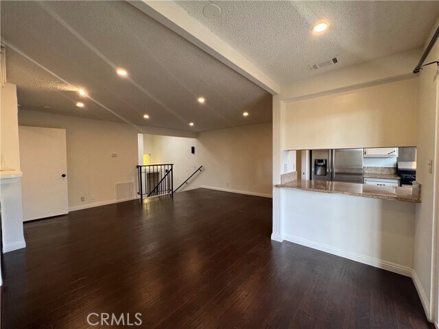 Building Photo - 841 W Duarte Rd