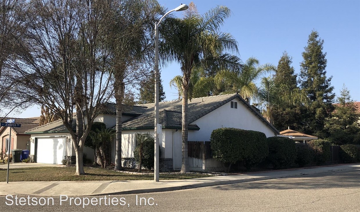 Building Photo - 2440 W Cheryll Ave