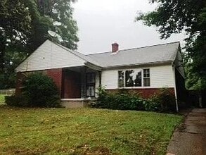 Building Photo - 3350 Ridgecrest St