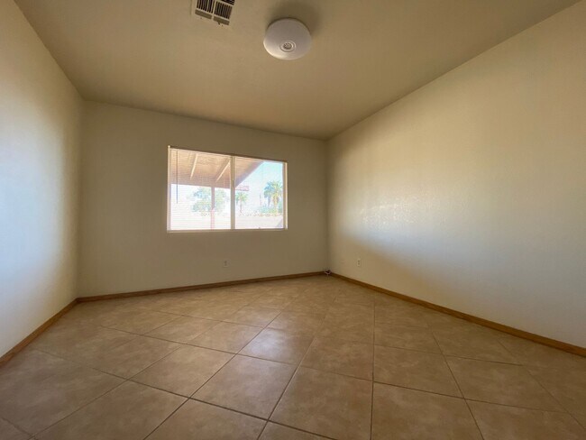 Building Photo - Single family home in Henderson