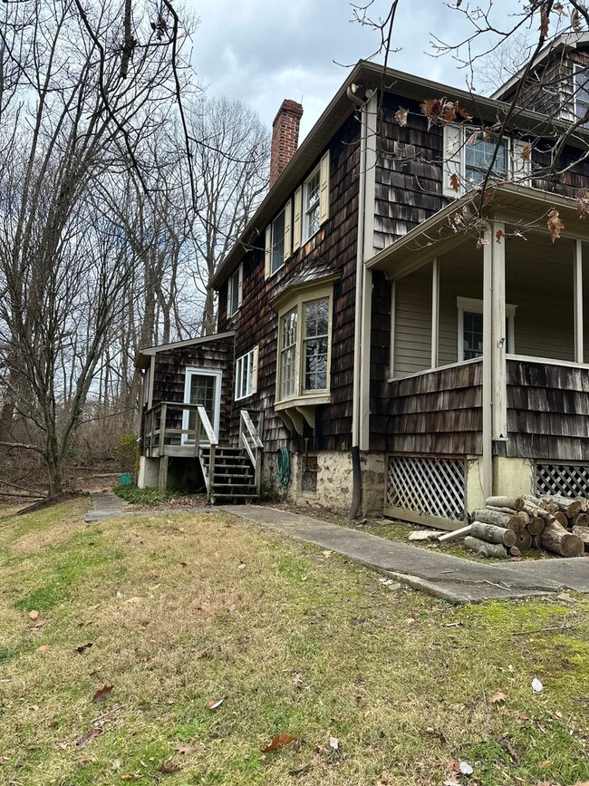 Foto del edificio - Greenville home on private property