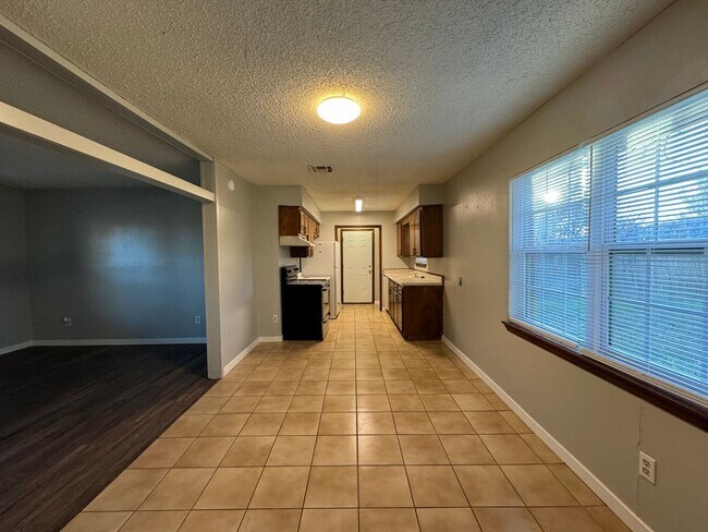 Foto del edificio - Charming home in North Edmond + 2 bedrooms