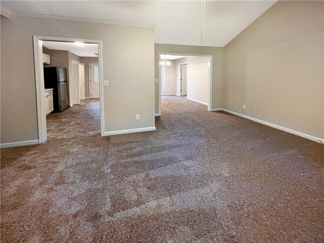 Building Photo - 43 Surrey Ct