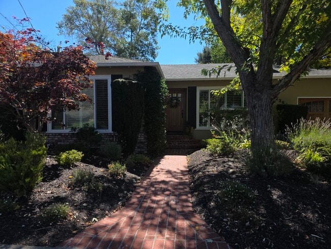 Building Photo - 2264 Grahn Dr