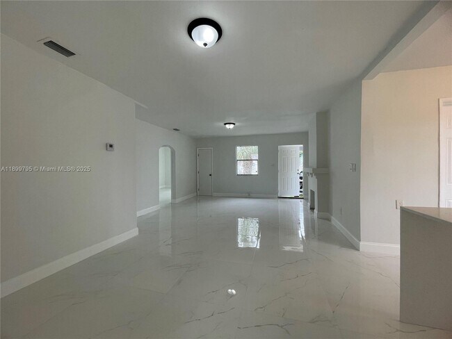 Foto del edificio - 7631 NW 4th Ave