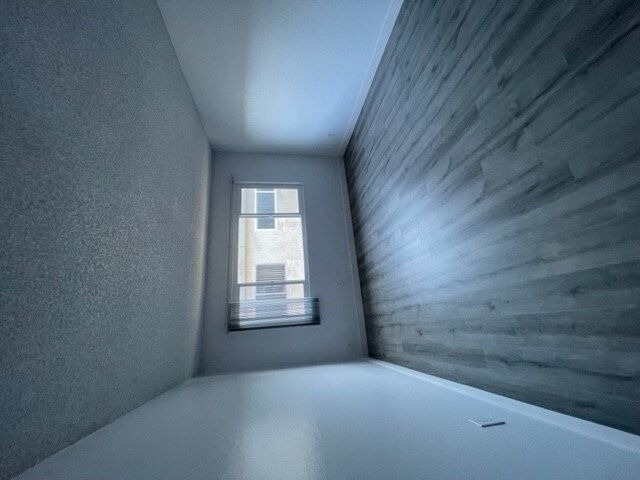 Primary Photo - 1261 W Rosecrans Ave