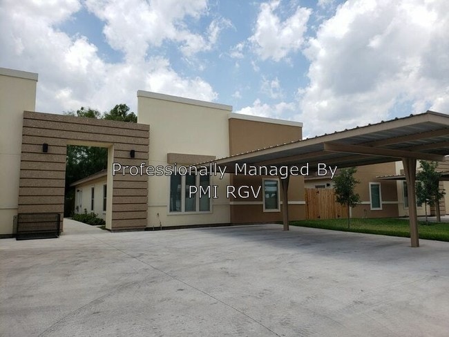Building Photo - 2107 Garden Ridge Dr