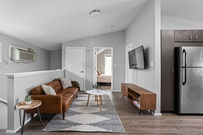 Foto del edificio - 1125 E 10th St