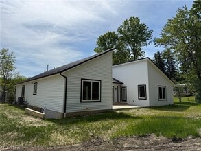 Building Photo - 3940 Ellendale Rd