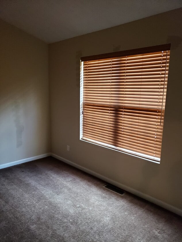 Building Photo - 5792 Strathmoor Manor Cir