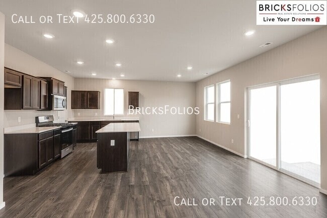Building Photo - 1217 SW Pendleton Way