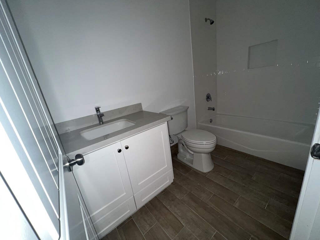 Building Photo - 1013 Julia St