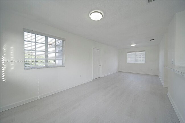 Building Photo - $3250 221 SW 78th Pl # 231
