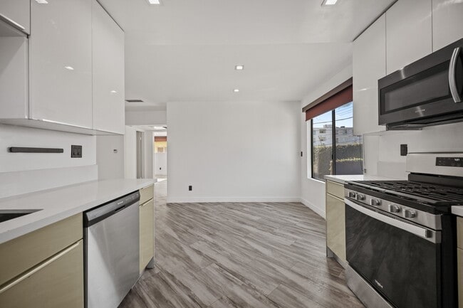 Foto del edificio - 955 N Oxford Ave