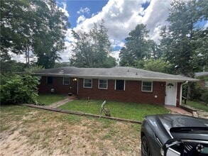 Building Photo - 108 S Woodland Dr