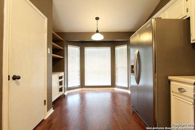 Building Photo - 9339 FISHERS HILL DR