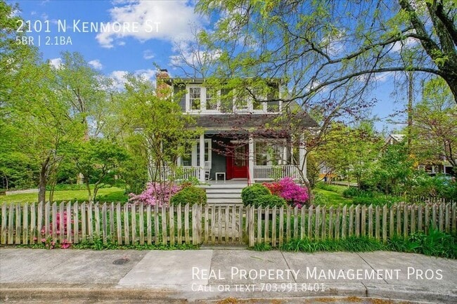 Building Photo - 2101 N Kenmore St