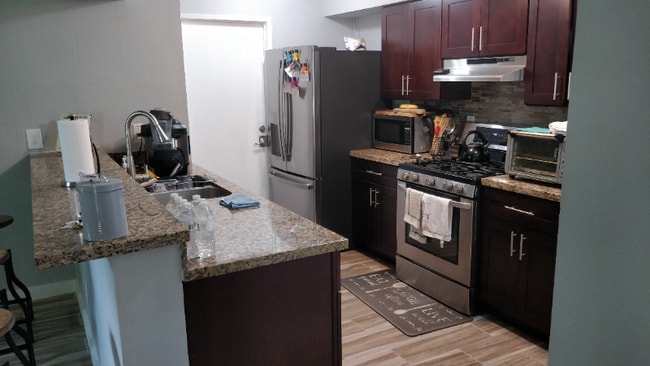 Photo - 9635 Beverly Hill St House