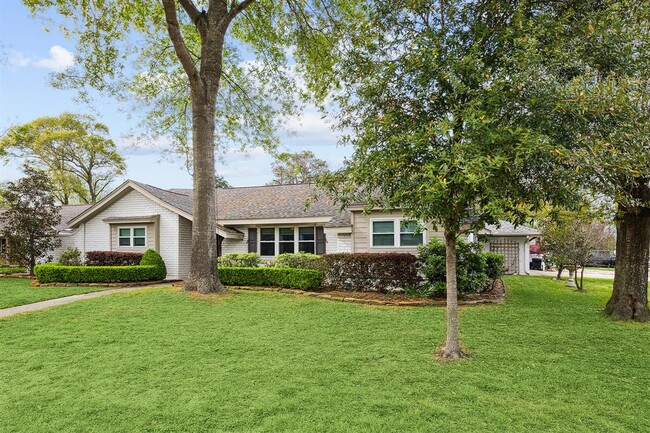 Building Photo - 10402 Timberwood Dr
