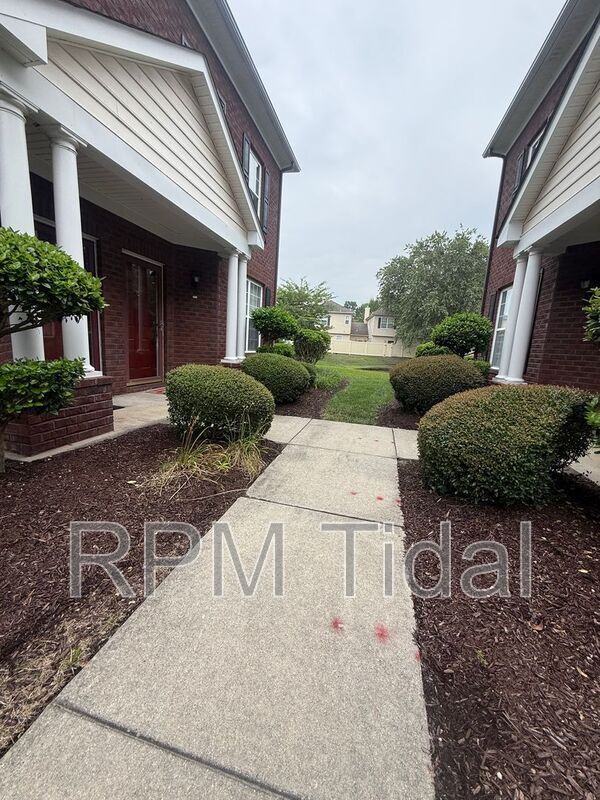 Foto del edificio - 5813 Ludington Dr