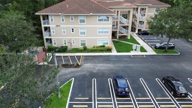 Foto del edificio - 2941 Riverside Dr