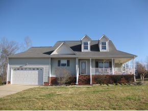 Foto principal - Three bedroom, 2 bath house in Haw River