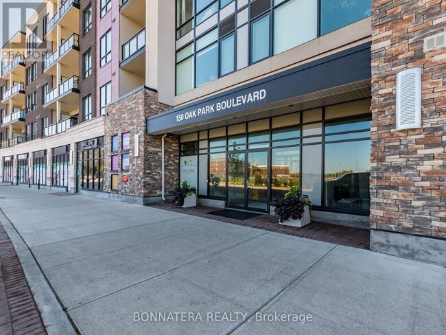 Building Photo - 150-150 Oak Park Blvd
