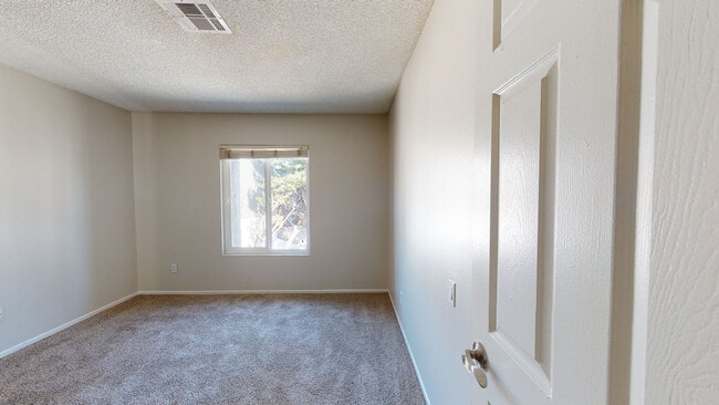 Interior Photo - 27 Seventy Five Mesa Verde