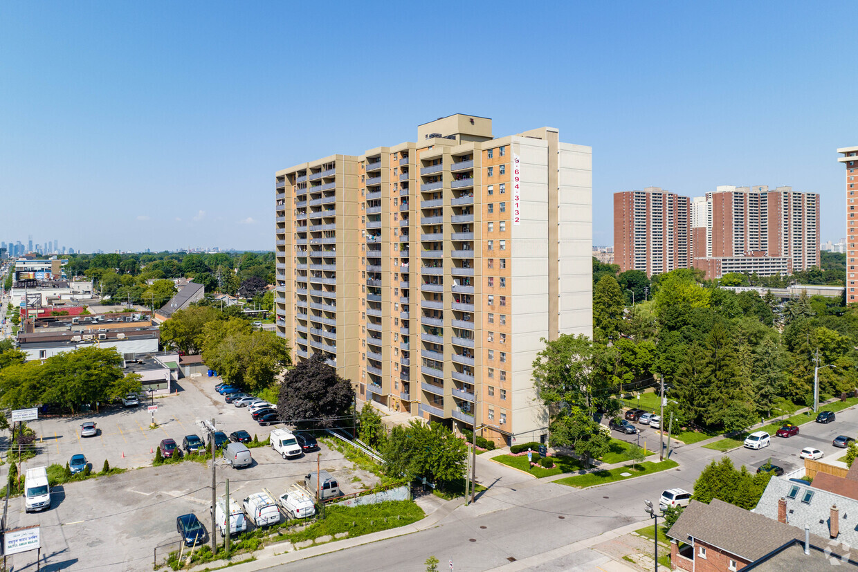 Primary Photo - Macey Apartments