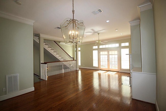 Foto del edificio - 1805 W Clay St