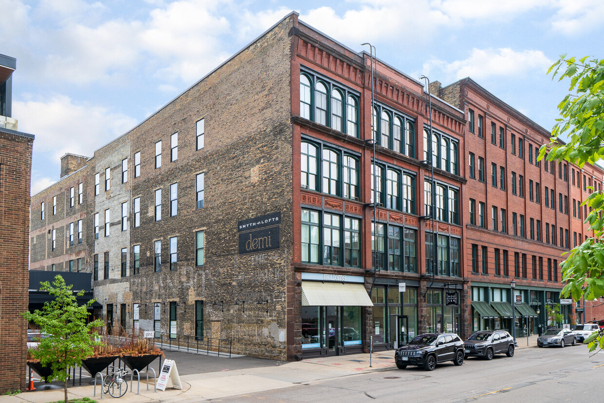 Primary Photo - Smyth Lofts | Luxury Lofts in the North Loop