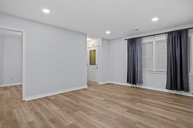 Foto del edificio - 321 Hospital Dr