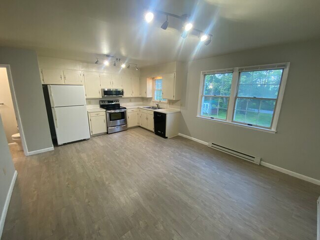 Kitchen - 10 Nottingham Dr
