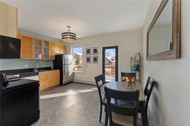 Foto del edificio - 15 Narragansett Ave