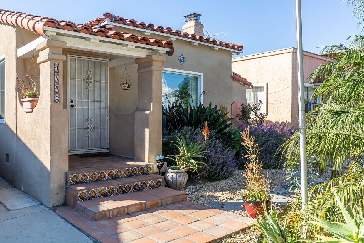 Primary Photo - Charming, upgraded, and great outdoor spac...
