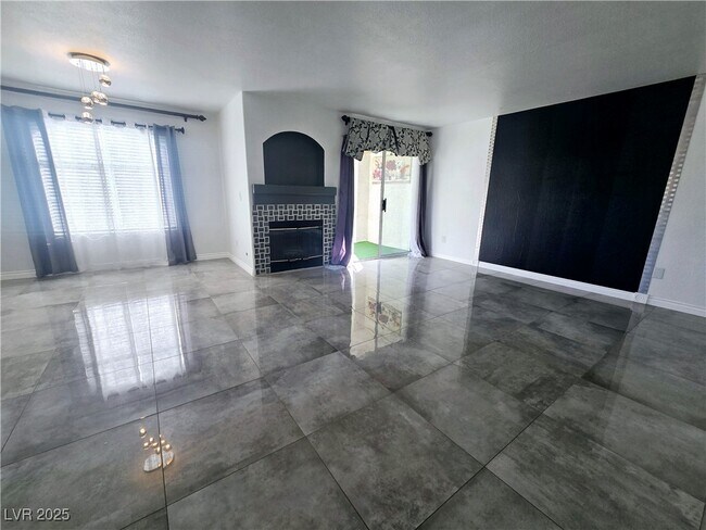 Foto del edificio - 4316 W Lake Mead Blvd