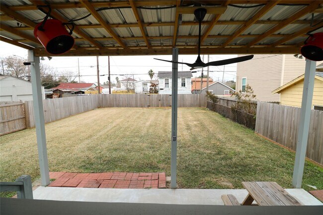 Foto del edificio - 5506 Ave Q 1/2